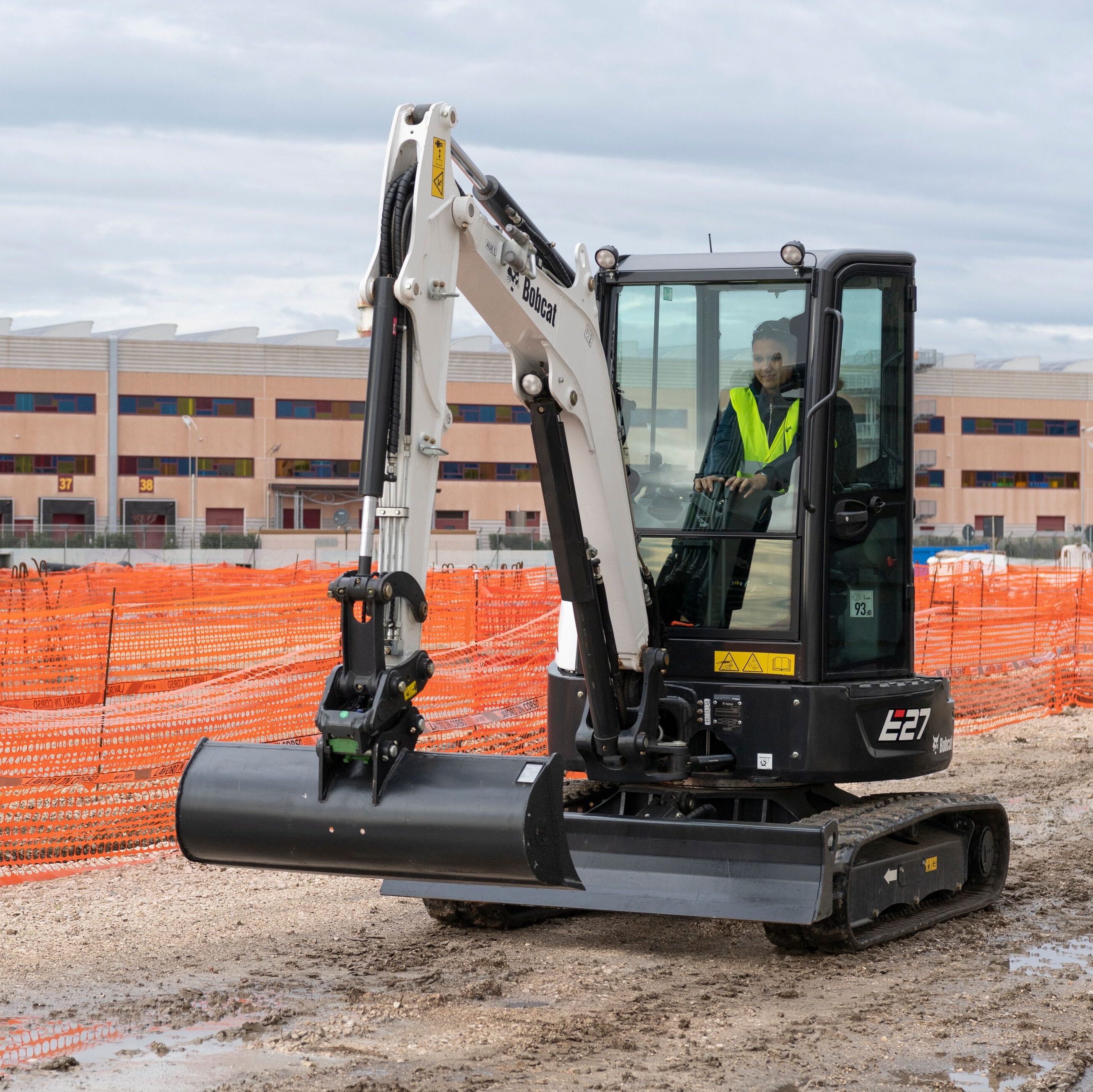 Bobcat E27, Bagger